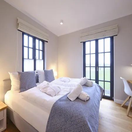 Reetland Am - Luxusplus Reetdachvilla Mit 4 Schlafzimmern Und Kamin G09 * Dranske