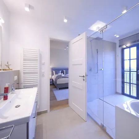 Reetland Am - Luxusplus Reetdachvilla Mit 4 Schlafzimmern Und Kamin G09 Dranske