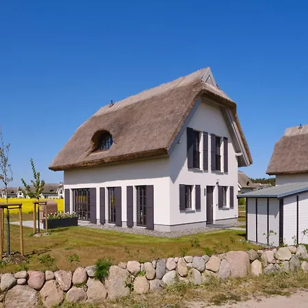 Reetland Am - Luxusplus Reetdachvilla Mit 4 Schlafzimmern Und Kamin G09 *